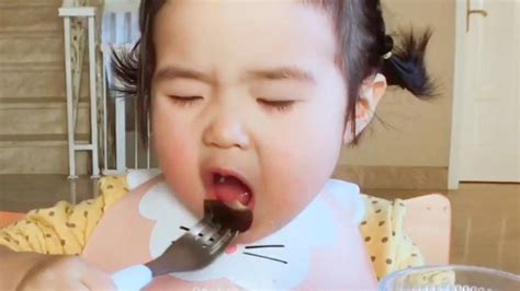 China's 'Baby Foodie' Xiaoman is an Internet Star .